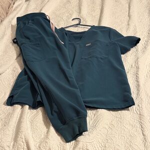 Figs Deep Blue Scrub Set with Peach Accents